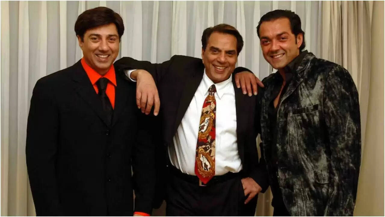 धर्मेंद्र की अस्थियों का विसर्जन: देओल परिवार ने हरिद्वार में भावुक विदाई दी