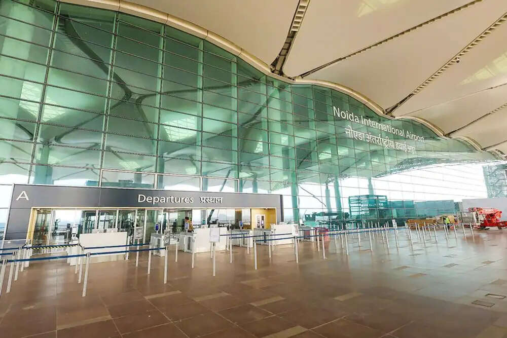 नोएडा इंटरनेशनल एयरपोर्ट का उद्घाटन: दिल्ली-एनसीआर में नई उड़ानें