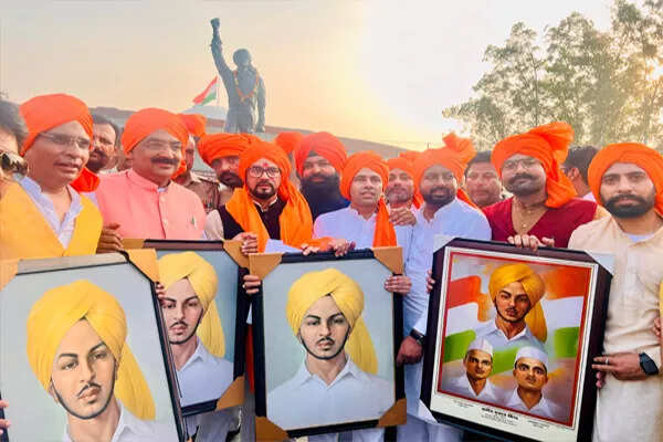 अनुराग सिंह ठाकुर ने भगत सिंह की जयंती पर दी श्रद्धांजलि