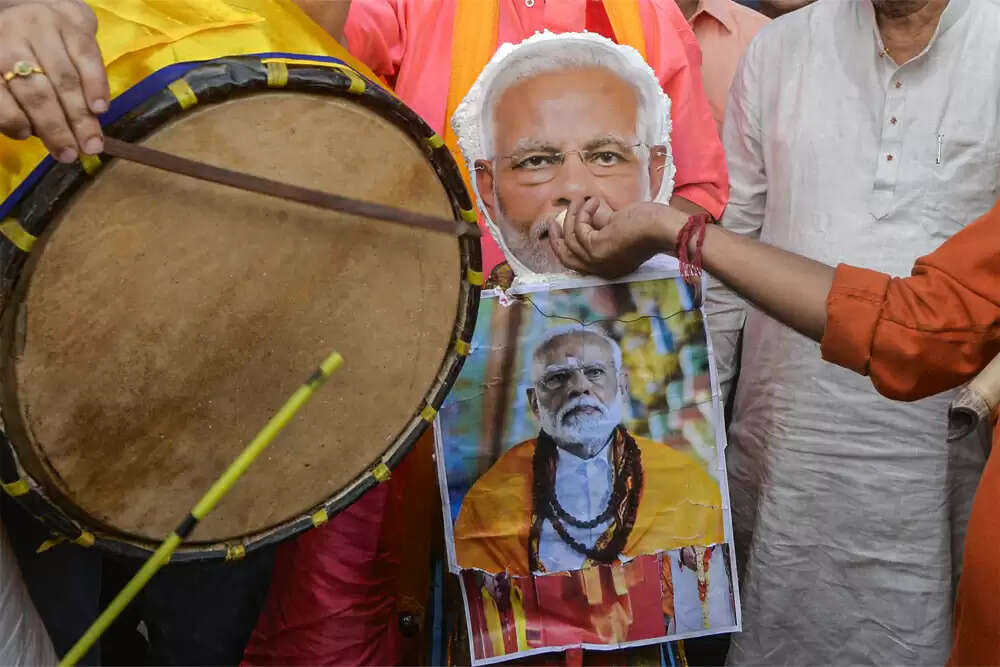 भारत में एच 1बी वीजा शुल्क वृद्धि का असर: पेशेवरों की नौकरी पर खतरा