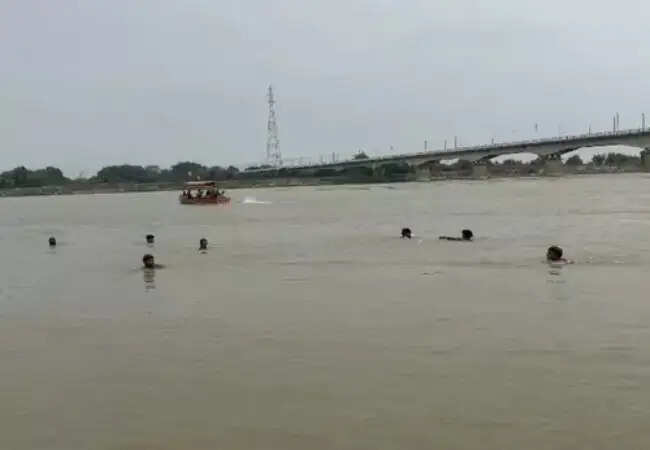 अयोध्या में सरयू नदी में डूबने से तीन युवक लापता, सर्च ऑपरेशन जारी