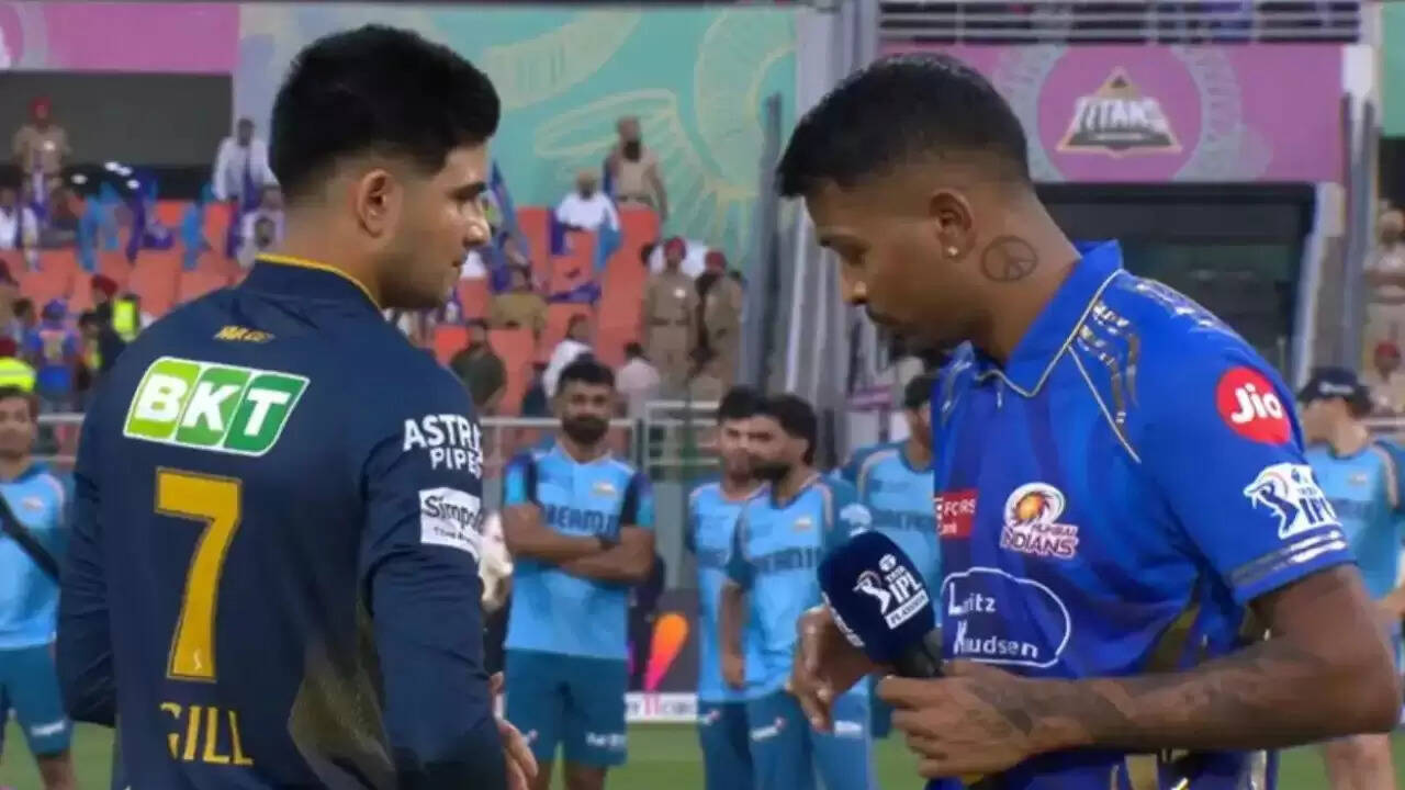 हार्दिक पांड्या और शुभमन गिल के बीच टॉस पर अजीब पल ने बढ़ाई चर्चा