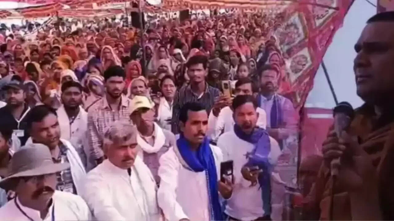 ग्वालियर में बौद्ध सम्मेलन में विवाद: हिंदू देवी-देवताओं को न मानने की शपथ पर उठे सवाल