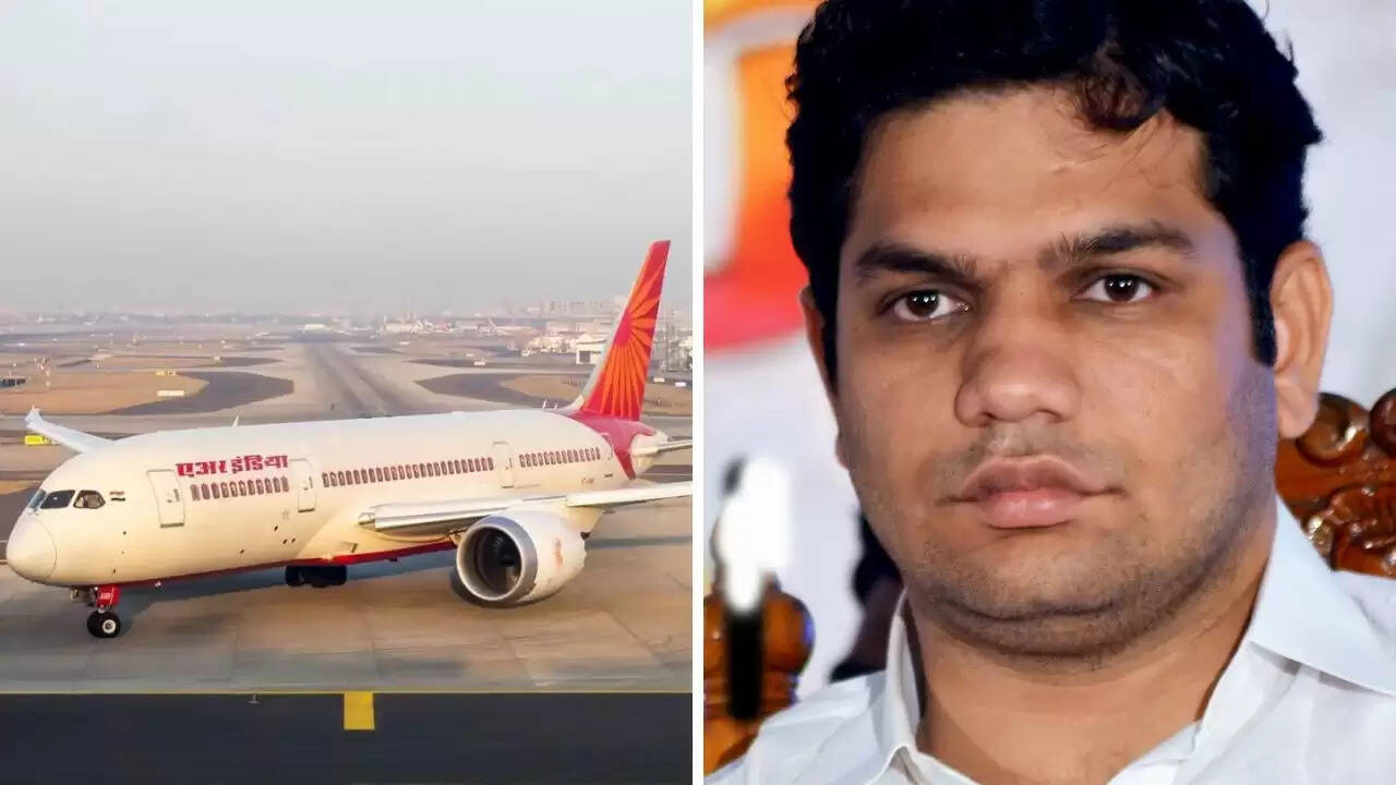 एयर इंडिया की फ्लाइट AI 504 में तकनीकी समस्या, यात्रियों में हड़कंप