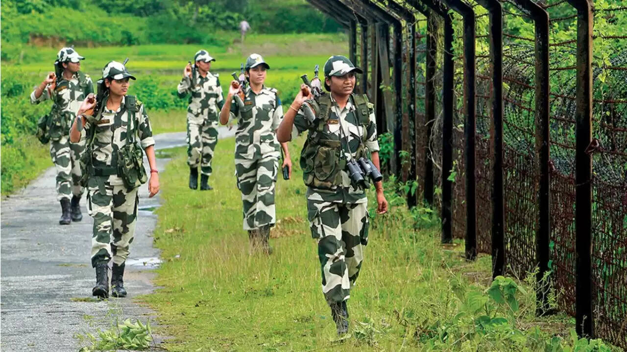 जम्मू-कश्मीर में आतंकियों के सहयोगियों की गिरफ्तारी: सुरक्षा बलों को मिली बड़ी सफलता