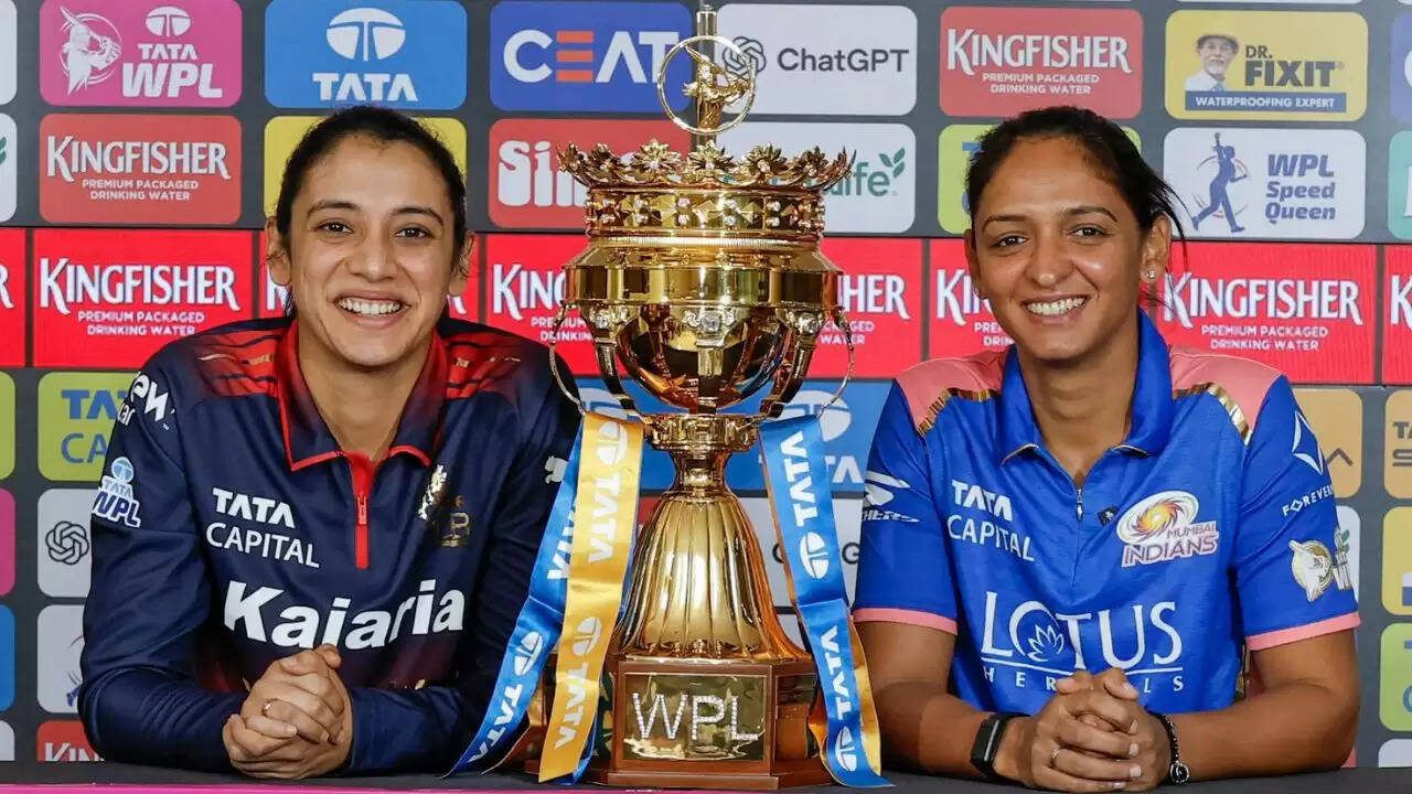 महिला क्रिकेट में ऐतिहासिक जीत के बाद WPL में हरमनप्रीत और स्मृति का मुकाबला