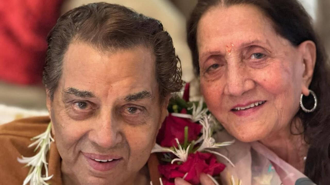 बॉबी देओल ने माता-पिता की शादी की सालगिरह पर साझा की भावुक पोस्ट