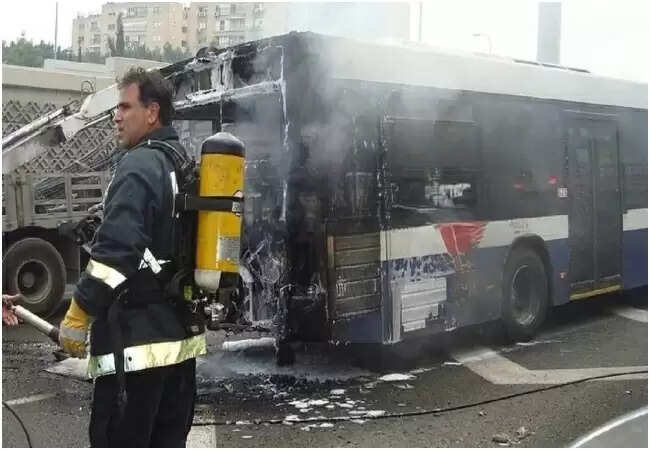 सऊदी अरब में उमराह तीर्थयात्रियों की बस दुर्घटना, 42 भारतीयों की मौत की आशंका