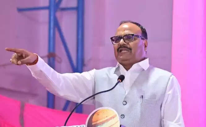 ब्रजेश पाठक ने विज्ञान मेला का उद्घाटन किया, युवाओं की प्रतिभा को सराहा