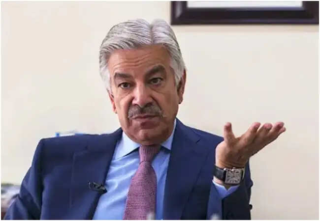 पाकिस्तान के रक्षा मंत्री का तालिबान पर तीखा हमला, सीमा पर तनाव बढ़ा