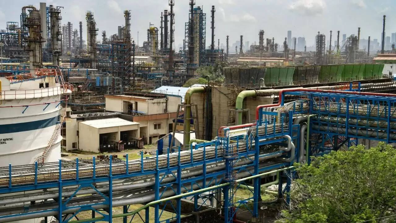 भारत के रूस में फंसे 1.4 अरब डॉलर: ऊर्जा सुरक्षा की चुनौती