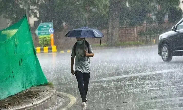 दिल्ली-एनसीआर में बारिश से मिली गर्मी से राहत