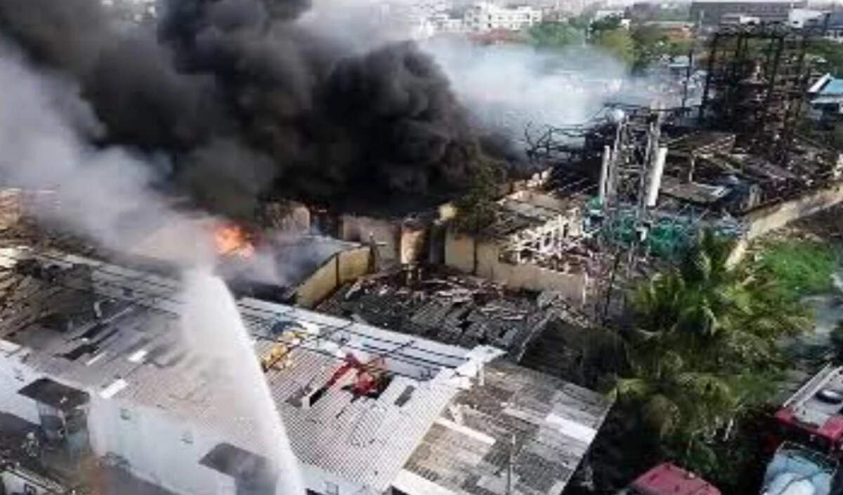 यूक्रेन में रूसी हमले से महत्वपूर्ण आपूर्ति पुल नष्ट