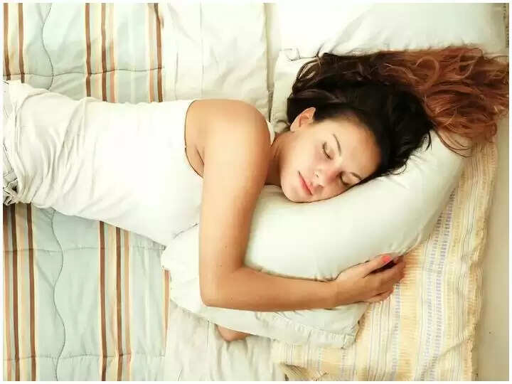 रात को सोने से पहले अपनाएं ये उपाय, वजन कम करना होगा आसान