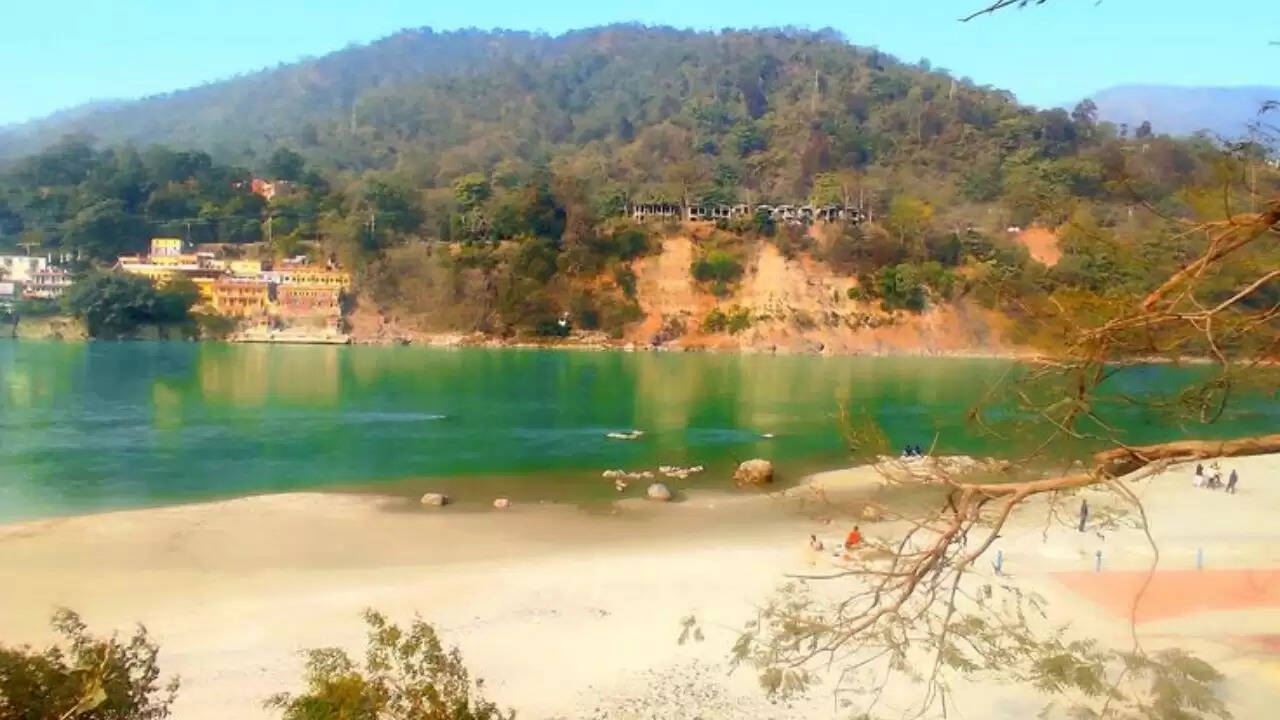 ऋषिकेश का 'मिनी गोवा': बजट में गोवा का मजा