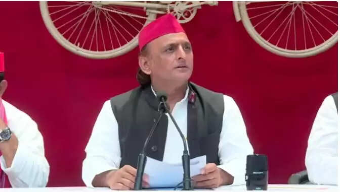 अखिलेश यादव का बरेली और रामपुर दौरा: हेलीकॉप्टर से यात्रा