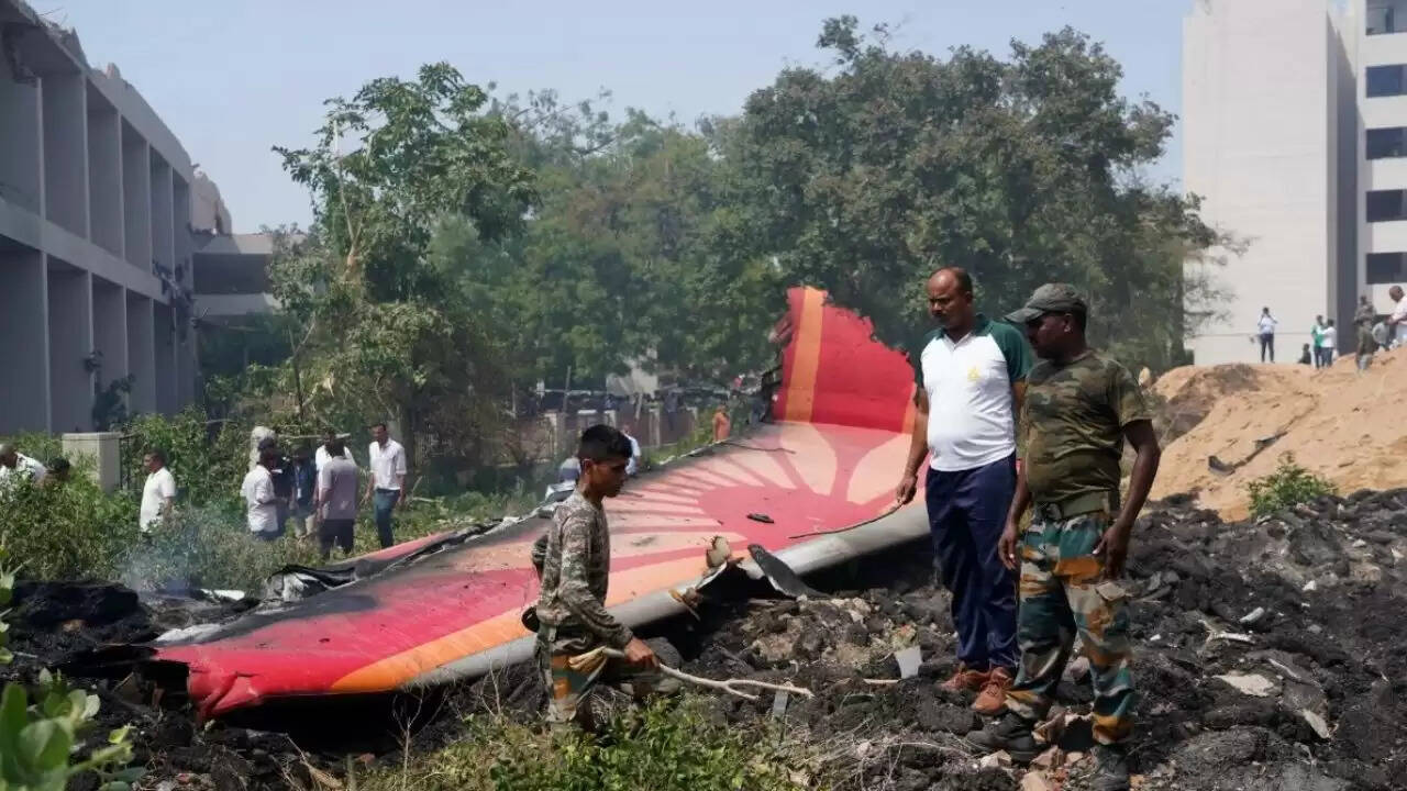 अहमदाबाद विमान हादसे की जांच में मिले महत्वपूर्ण सबूत