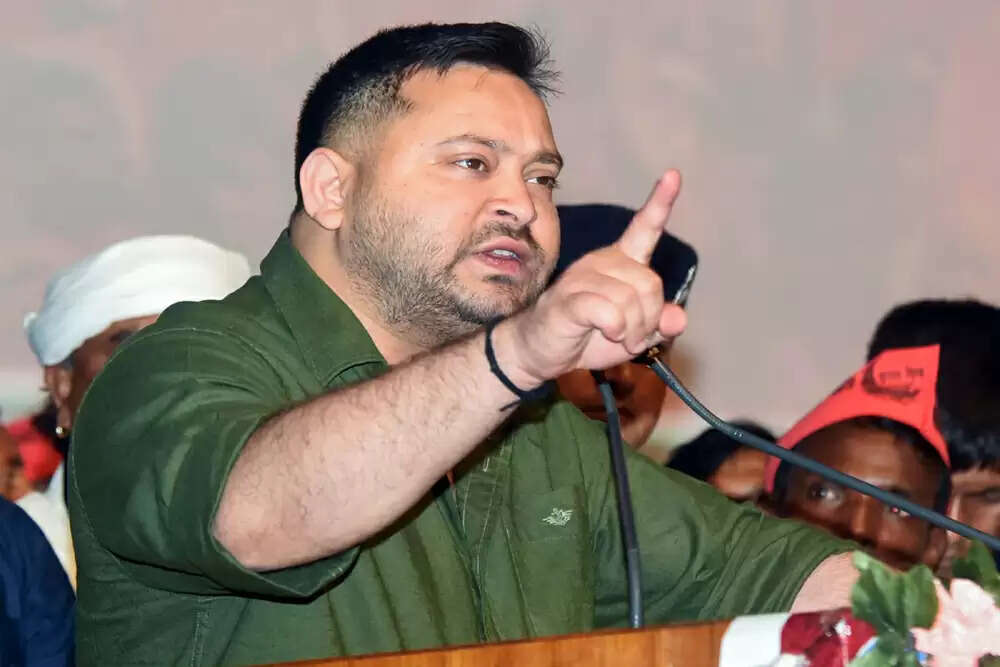 तेजस्वी यादव ने बिहार में मतदाता सूची में नाम काटने पर उठाए सवाल
