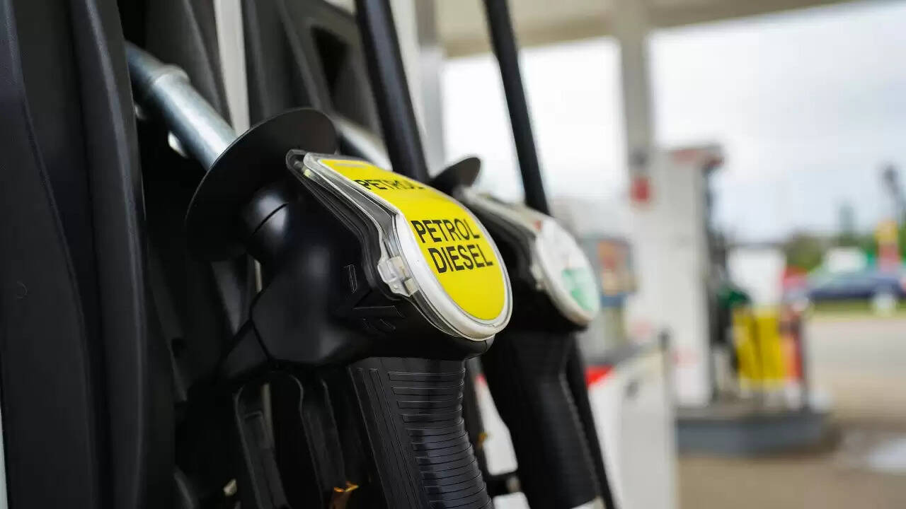 आज के पेट्रोल और डीजल के रेट: जानें अपने शहर की कीमतें