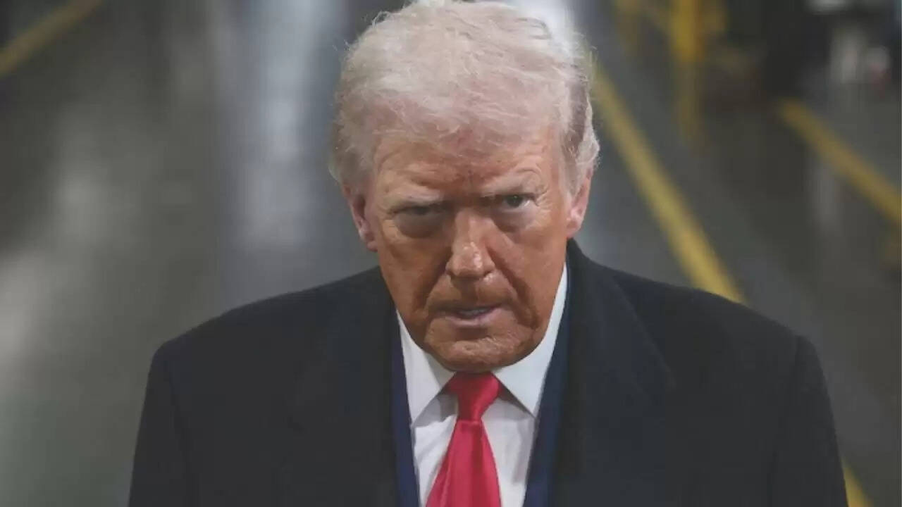 डोनाल्ड ट्रम्प की फैक्ट्री विज़िट में विवाद: क्या है सच्चाई?