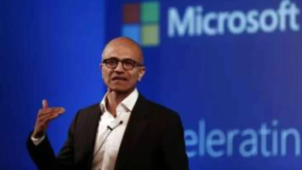 Microsoft 365 Copilot में GPT-5 का जादू: सत्या नडेला के 5 बेहतरीन प्रॉम्प्ट्स