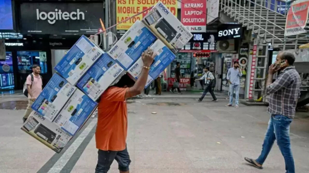 अमेरिका ने भारत के लिए टैरिफ निलंबन की अवधि बढ़ाई, व्यापारिक संबंधों में नई उम्मीदें