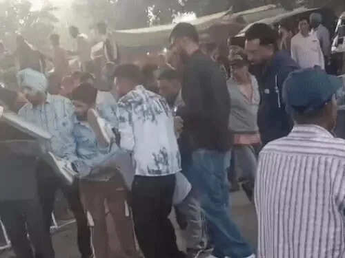 नवांशहर बस स्टैंड पर गैंगवार: फायरिंग में एक की मौत, चार घायल