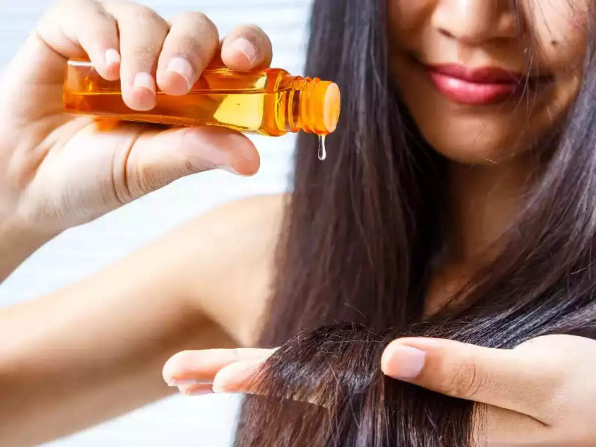बालों में तेल लगाने के सही तरीके: जानें कैसे करें सही उपयोग