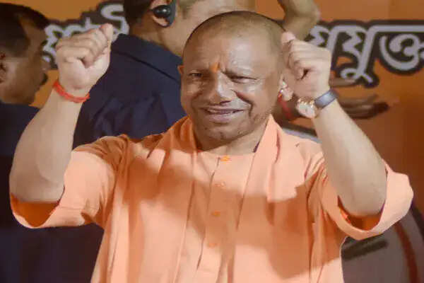 योगी आदित्यनाथ: उत्तर प्रदेश के सबसे लंबे समय तक मुख्यमंत्री रहने वाले नेता