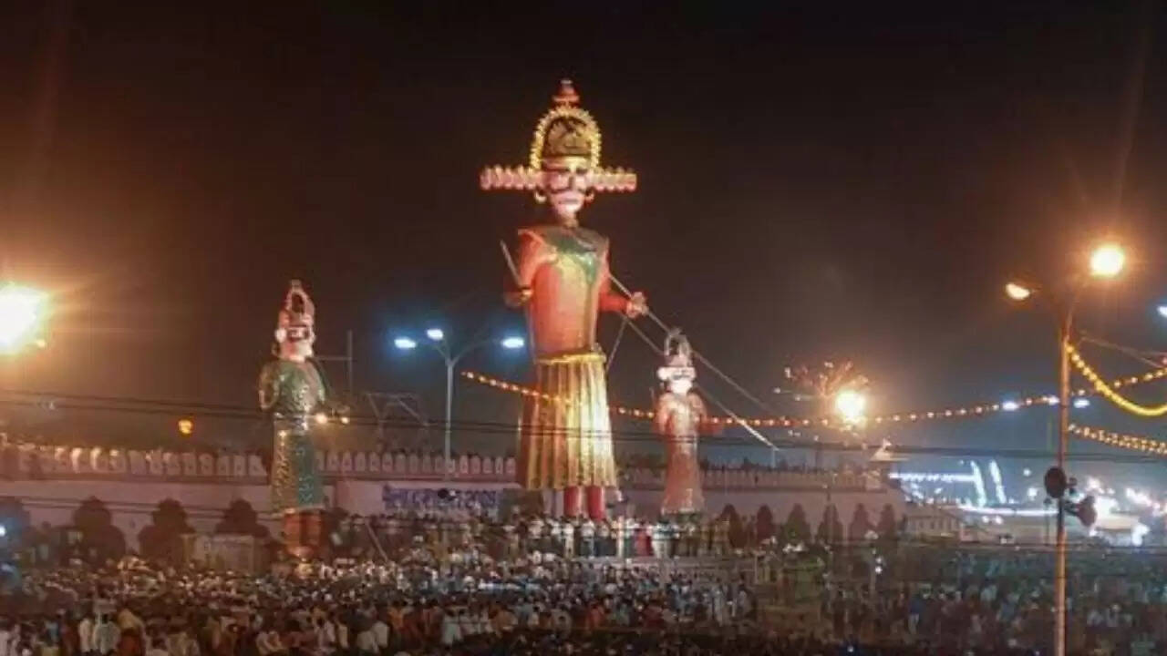 Dussehra 2025: जानें विजयादशमी का महत्व और उत्सव की तिथियाँ