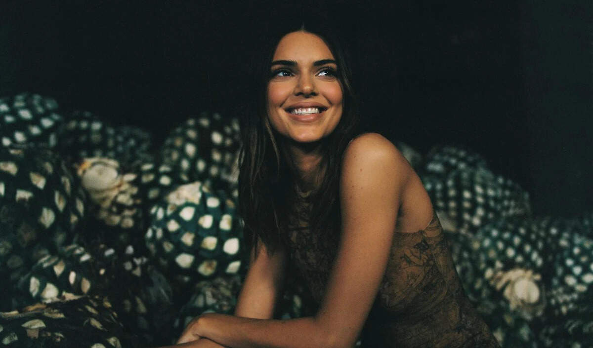 केंडल जेनर ने 30वें जन्मदिन पर समुद्र तट पर मनाया जश्न