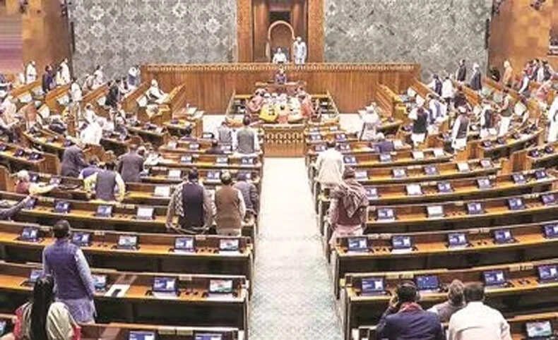 संसद के बजट सत्र में 8 सांसदों का निलंबन वापस लिया गया