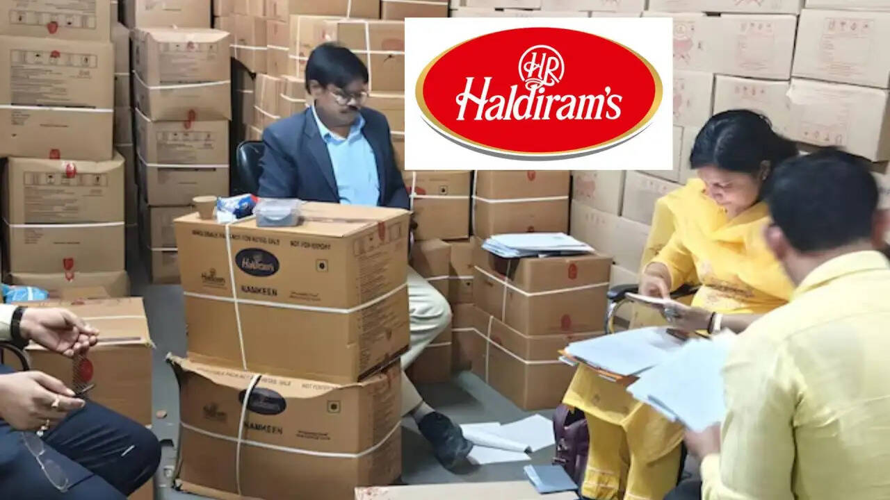 लखनऊ में होली से पहले हल्दीराम के गोदाम से 112 किलो एक्सपायर्ड मिठाइयां जब्त