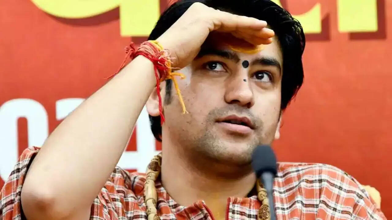बागेश्वर धाम में तूफान से टेंट गिरने की घटना, एक की मौत