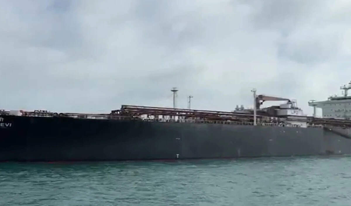 भारत के दो LPG जहाज होर्मुज जलडमरूमध्य से गुजरने की तैयारी में