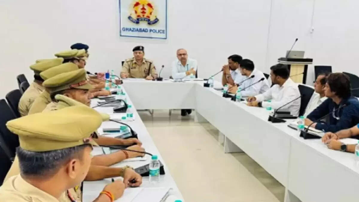 गाजियाबाद में सड़क सुरक्षा के लिए नई पहल: एनएच-9 और दिल्ली-मेरठ एक्सप्रेसवे पर सुधार