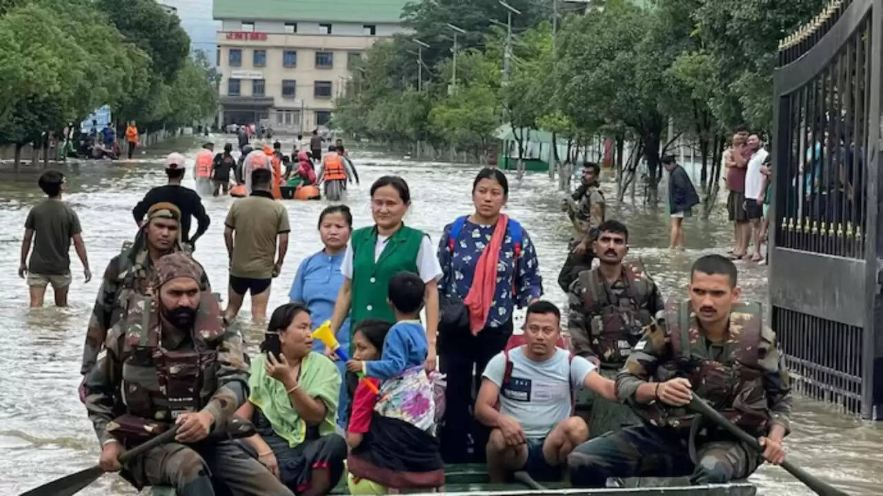 मणिपुर में बाढ़ का कहर: 19,800 लोग प्रभावित, राहत कार्य जारी