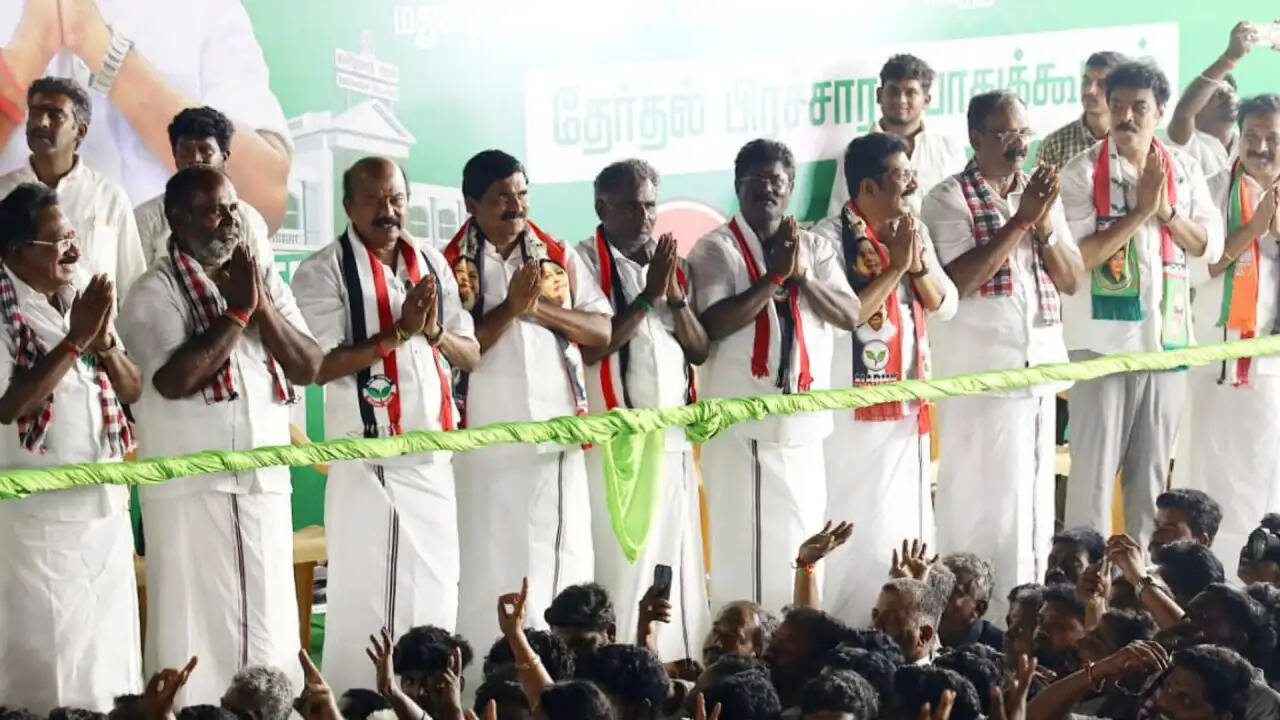 AIADMK में आंतरिक संघर्ष: क्या TVK के साथ गठबंधन होगा भविष्य का रास्ता?
