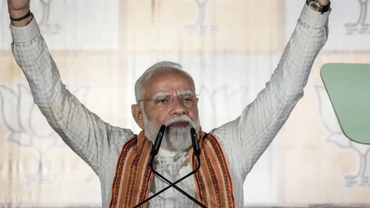 पीएम मोदी ने विपक्ष पर साधा निशाना, महिलाओं के अधिकारों की रक्षा की बात की
