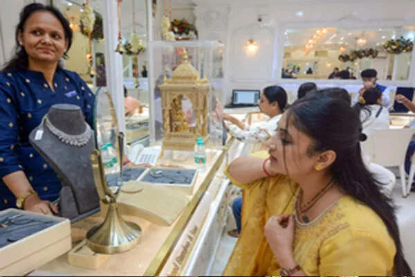 सोने और चांदी की कीमतों में इस हफ्ते हुई वृद्धि