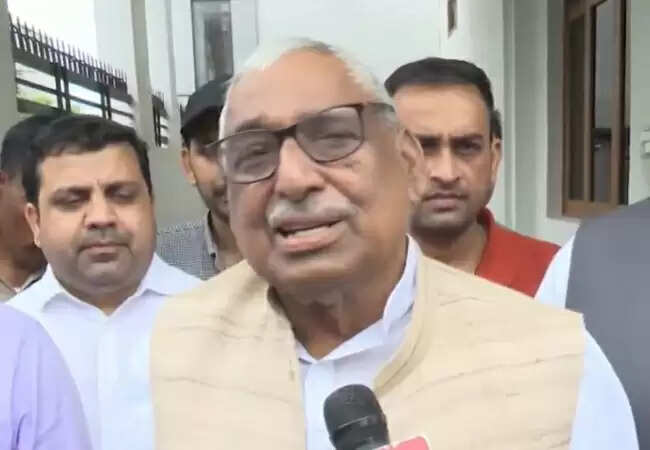 समाजवादी पार्टी का प्रतिनिधिमंडल बरेली जाने से रोका गया