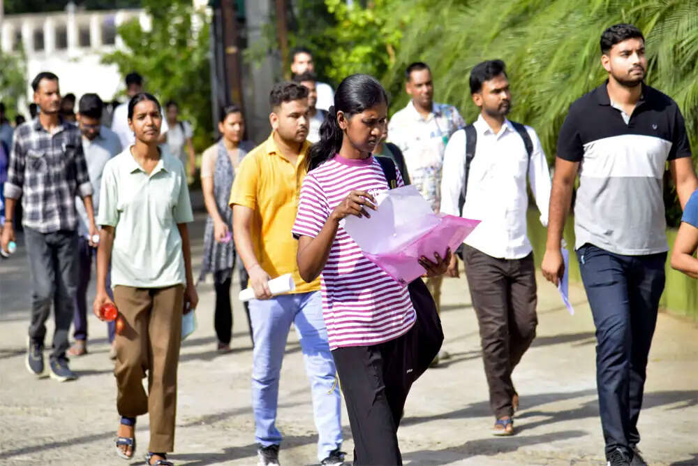 यूपीएससी परीक्षा में छात्रों की मुश्किलें: क्या है सरकार की योजना?
