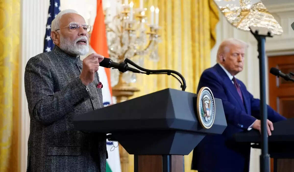 अमेरिका का नया ऊर्जा लाइसेंस: रूस से तेल खरीदने की अनुमति