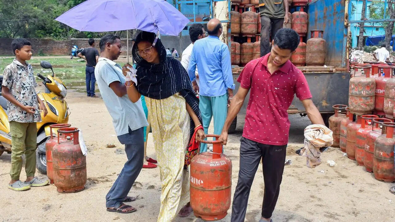 LPG उपभोक्ताओं के लिए नए नियम: जानें क्या बदल गया है