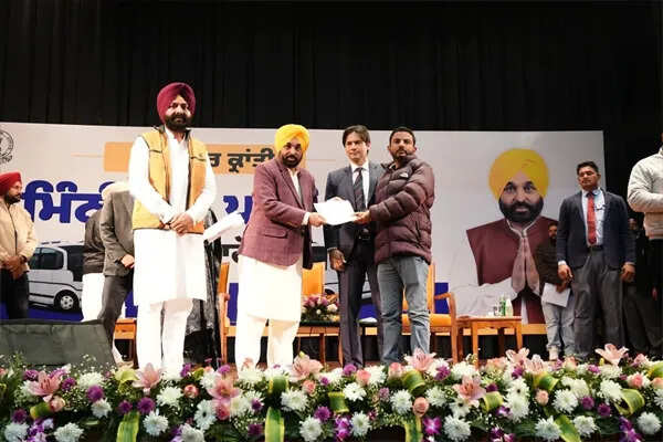 पंजाब में 58,000 युवाओं को मिली सरकारी नौकरी, मुख्यमंत्री ने की नई योजनाओं की घोषणा