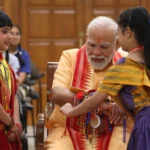 प्रधानमंत्री मोदी ने रक्षाबंधन पर स्कूली बच्चों के साथ मनाया त्योहार