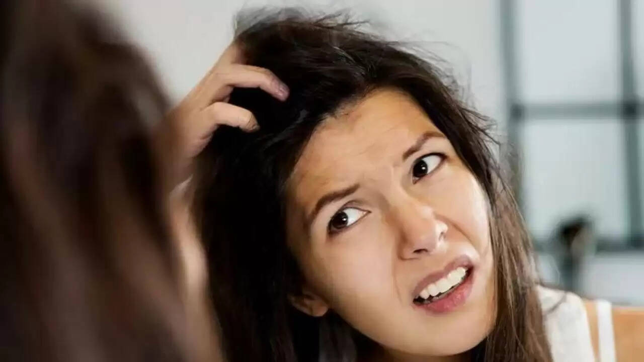 सर्दियों में बालों की देखभाल के लिए आंवला जूस के फायदे