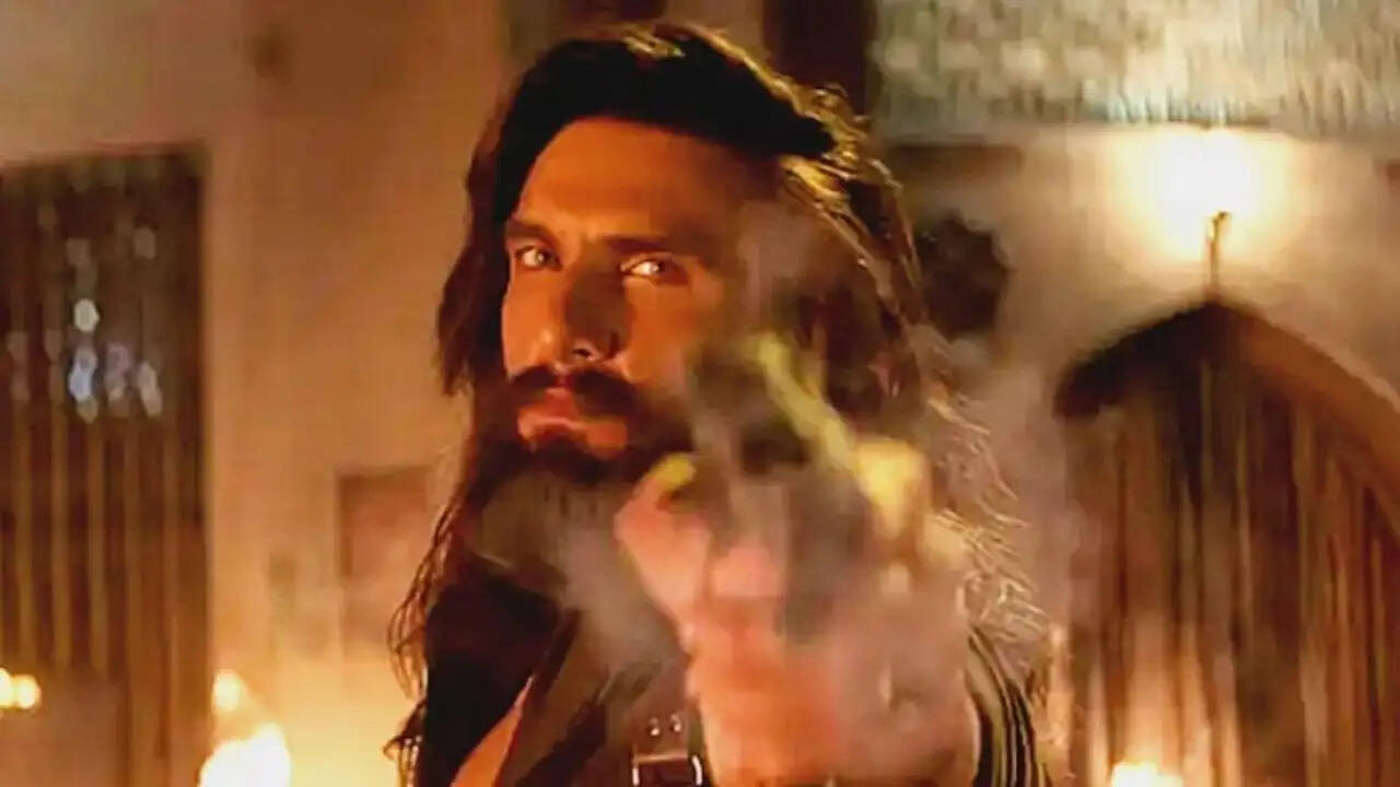 धुरंधर 2: रणवीर सिंह की फिल्म ने बॉक्स ऑफिस पर मचाई धूम, क्या 2000 करोड़ का आंकड़ा पार करेगी?