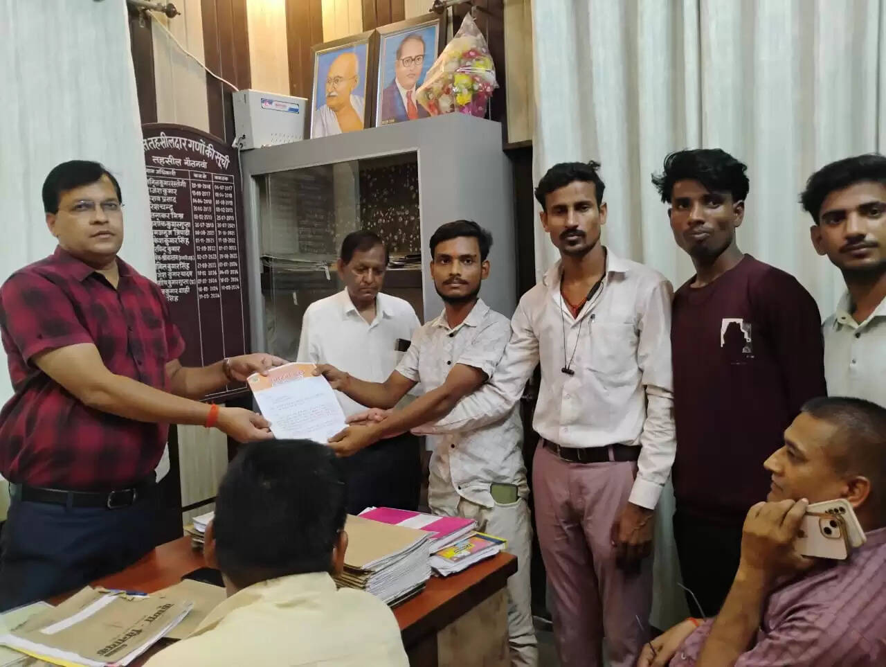 बजरंग दल ने होली क्रॉस स्कूल में स्वस्तिक विवाद पर की कार्रवाई की मांग