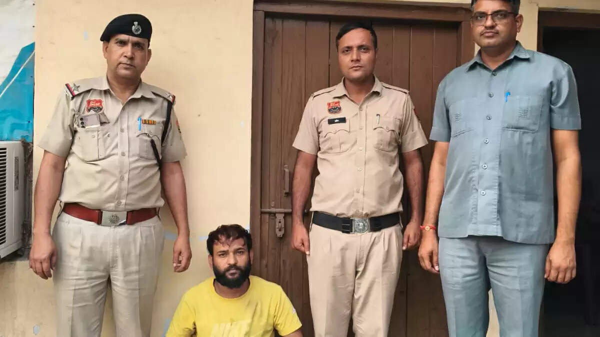 रेवाड़ी पुलिस की कार्रवाई: 1 किलो 440 ग्राम गांजा के साथ आरोपी गिरफ्तार